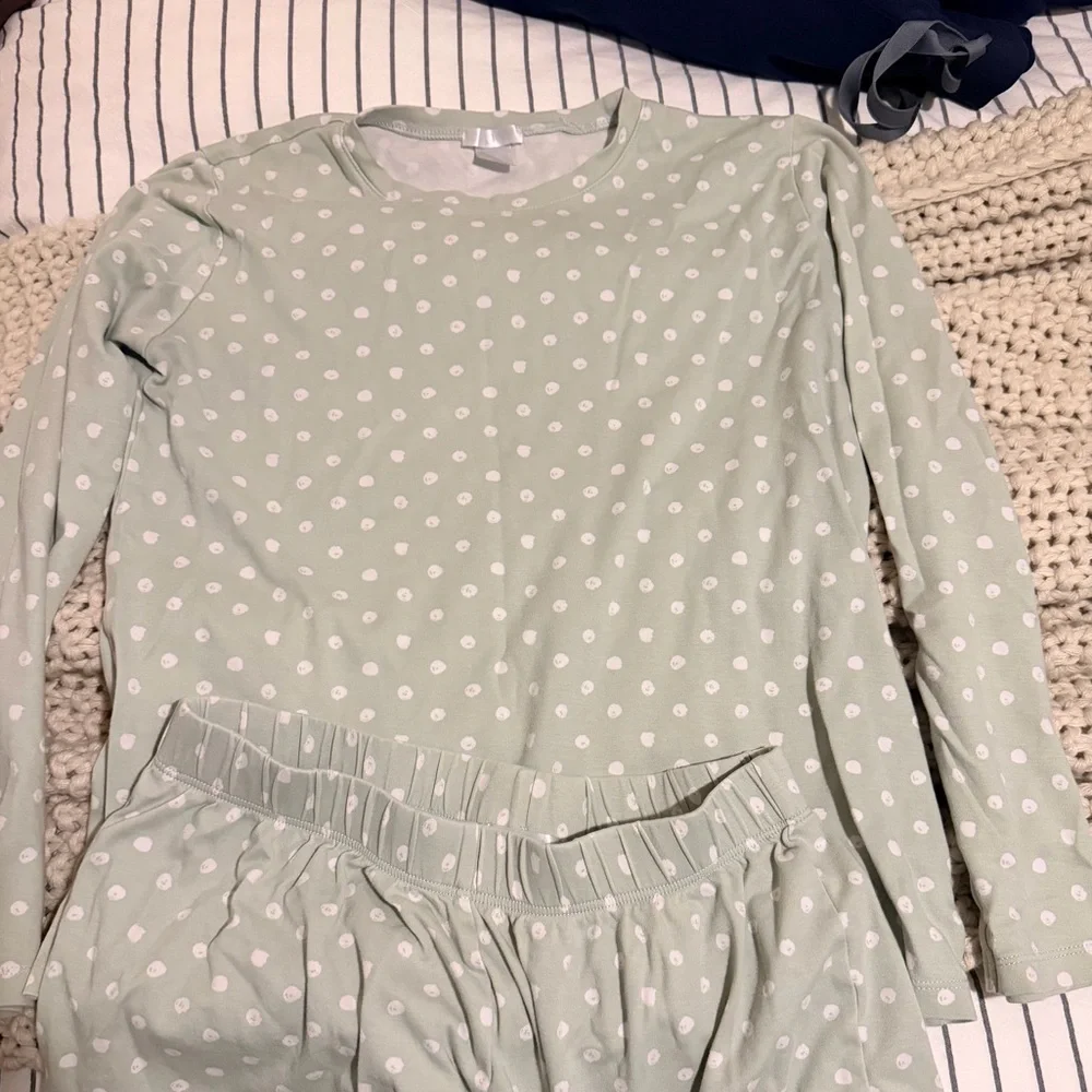 Lake pajamas - Picture 1 of 3
